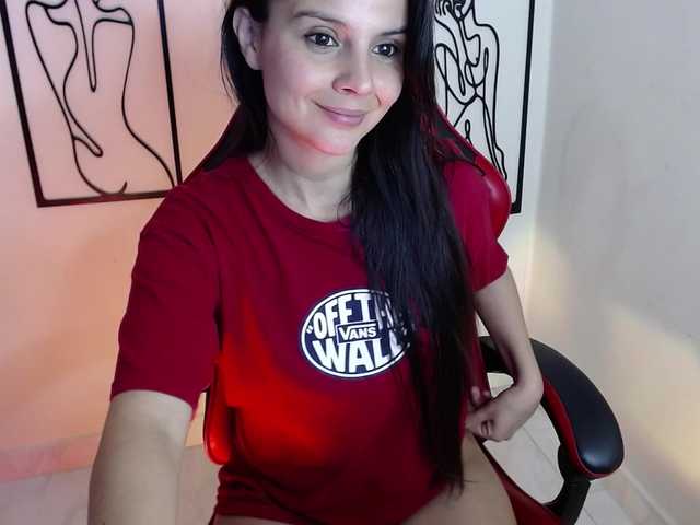 MiaRobinn live cam on BongaCams