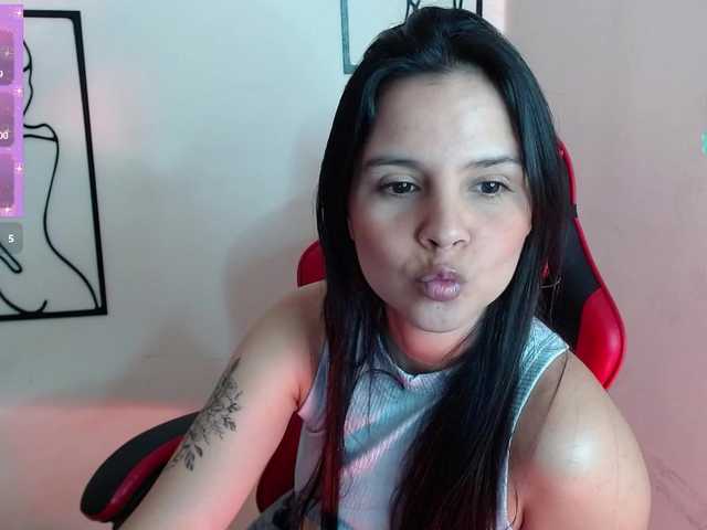 MiaRobinn live cam on BongaCams