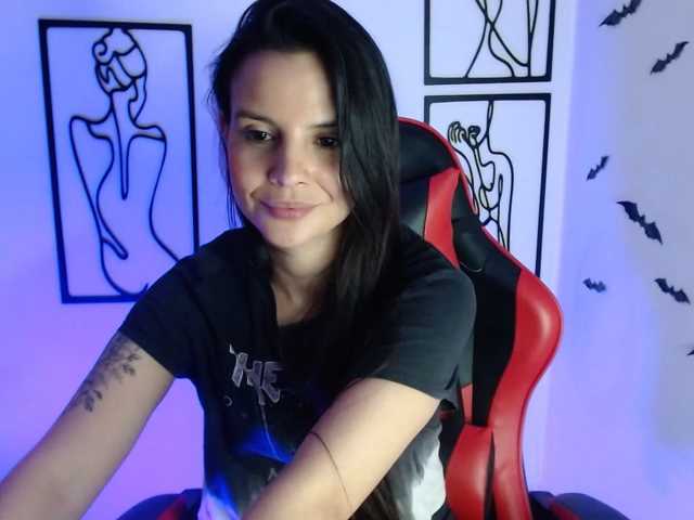 MiaRobinn live cam on BongaCams