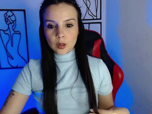 MiaRobinn live cam on BongaCams