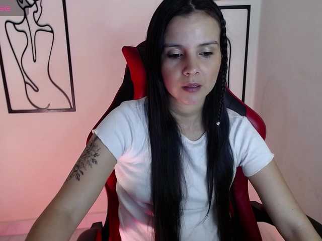 MiaRobinn live webcam show