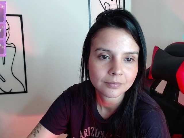 MiaRobinn live cam on BongaCams
