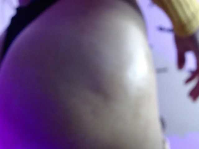 MiaRobinn live cam on BongaCams