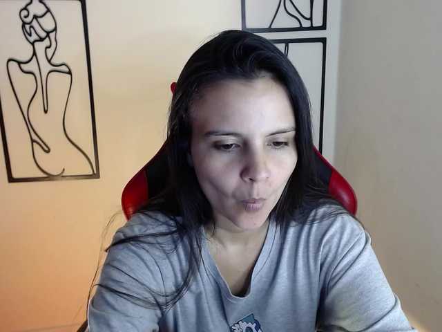 MiaRobinn live cam on BongaCams