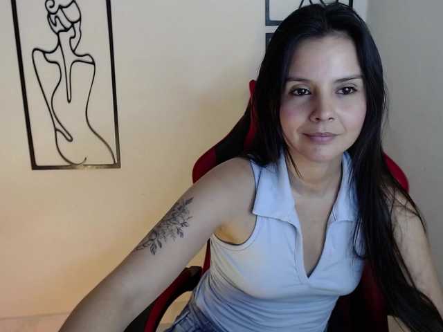 MiaRobinn live cam on BongaCams