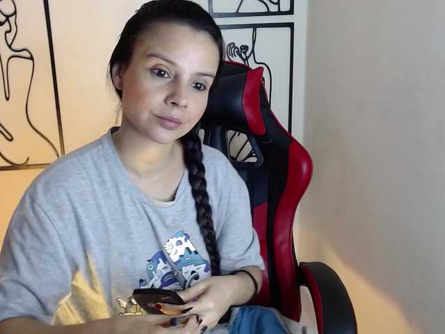 MiaRobinn live cam on BongaCams