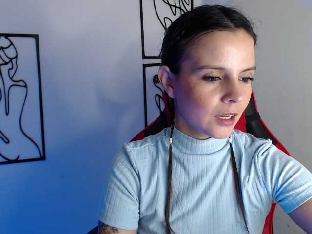 MiaRobinn live cam on BongaCams