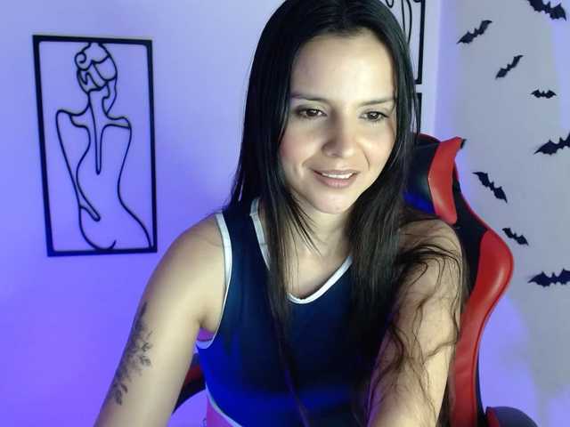 MiaRobinn live cam on BongaCams
