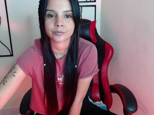 MiaRobinn live cam on BongaCams