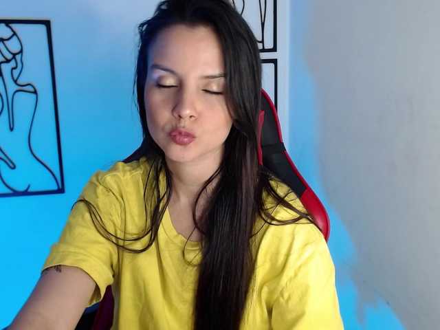 MiaRobinn live cam on BongaCams