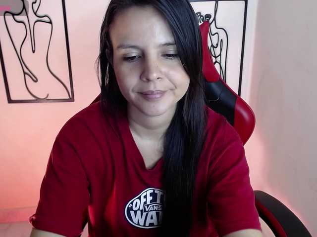 MiaRobinn live webcam show
