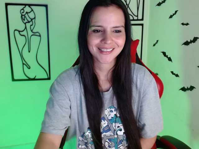 MiaRobinn, live now on BongaCams