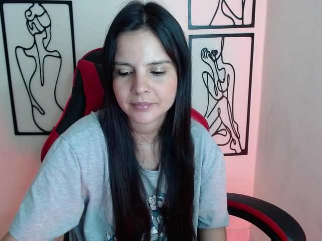 MiaRobinn live webcam show