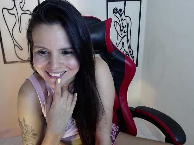 MiaRobinn live cam on BongaCams