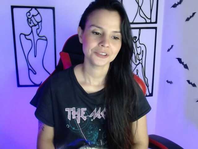 MiaRobinn live cam on BongaCams