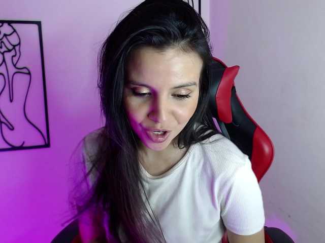 MiaRobinn live cam on BongaCams