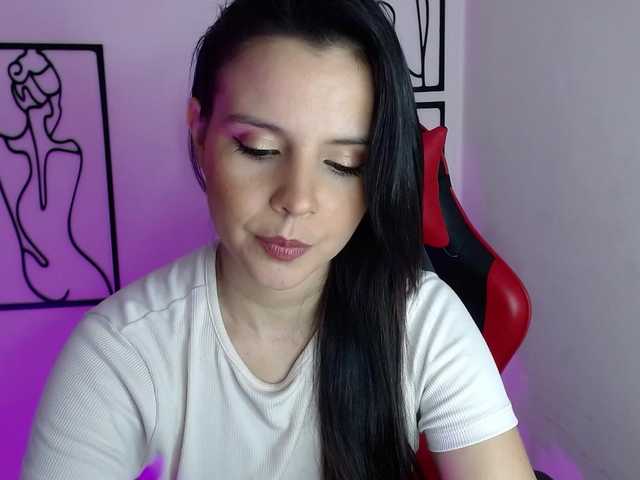 MiaRobinn live cam on BongaCams
