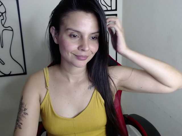 MiaRobinn live cam on BongaCams