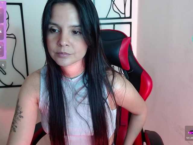 MiaRobinn live cam on BongaCams