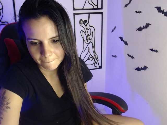 MiaRobinn live cam on BongaCams