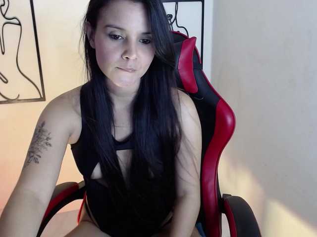 MiaRobinn live cam on BongaCams