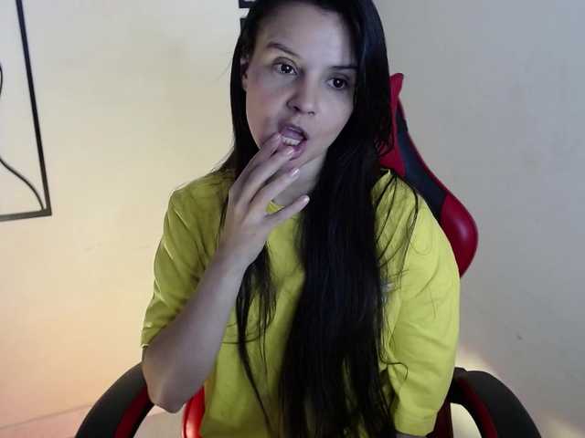 MiaRobinn live cam on BongaCams