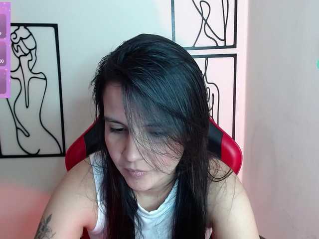 MiaRobinn live webcam show