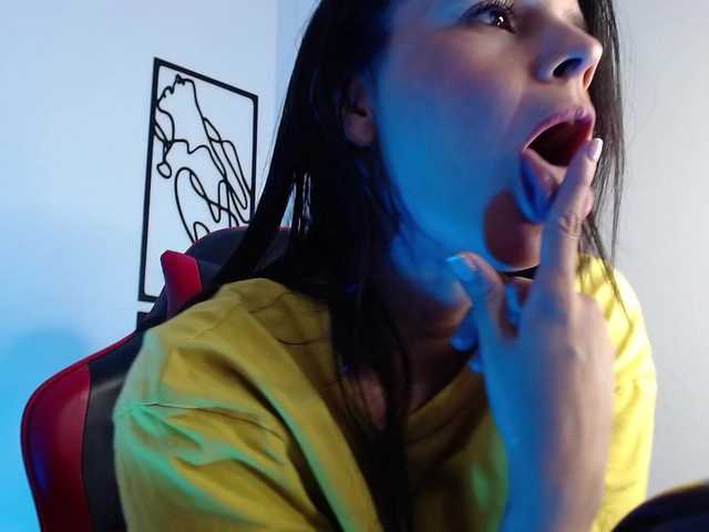 MiaRobinn live cam on BongaCams