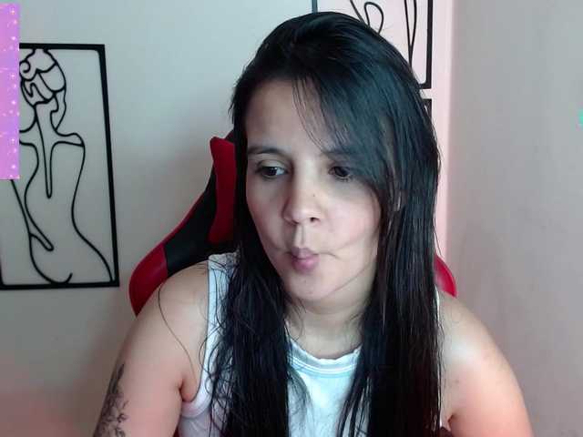 MiaRobinn live webcam show