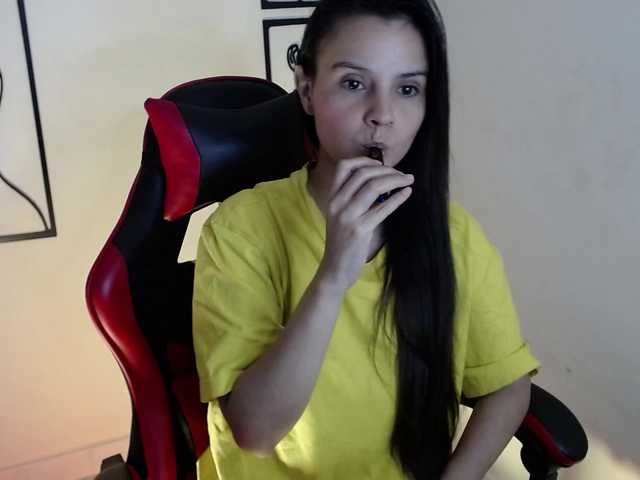 MiaRobinn live cam on BongaCams