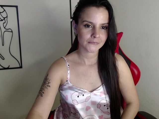 MiaRobinn live cam on BongaCams