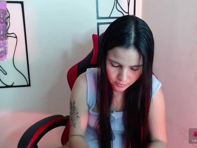 MiaRobinn live cam on BongaCams