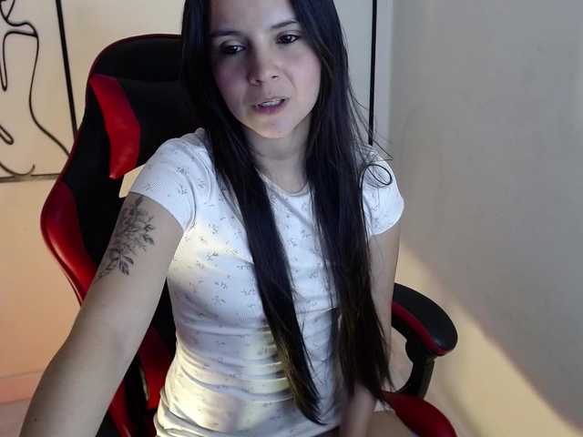 MiaRobinn live cam
