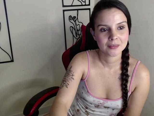MiaRobinn live cam on BongaCams