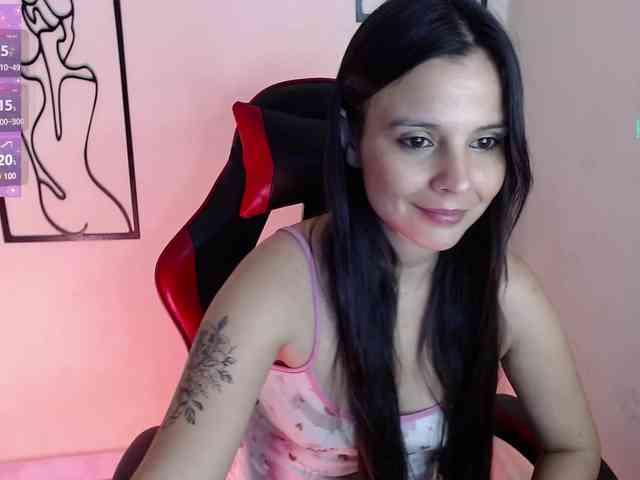 MiaRobinn Live Webcam on BongaCams