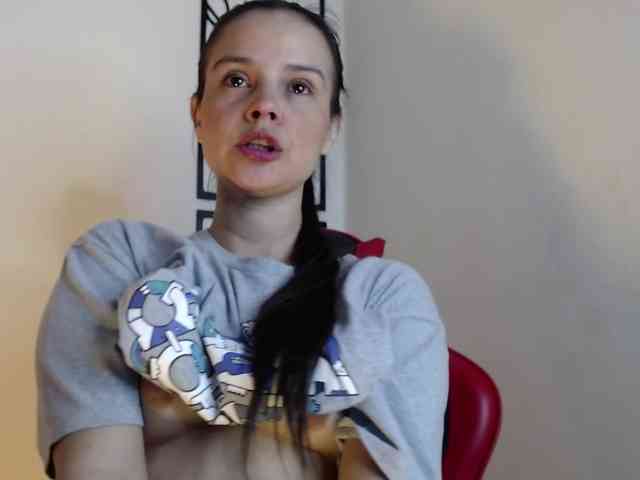 MiaRobinn webcam