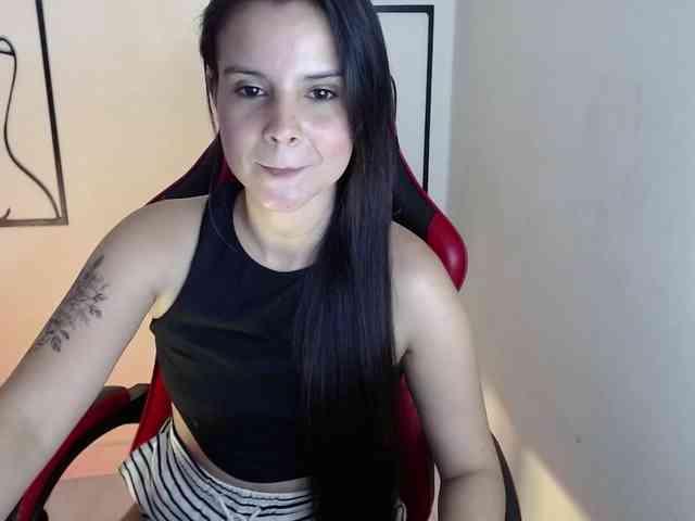 MiaRobinn webcam