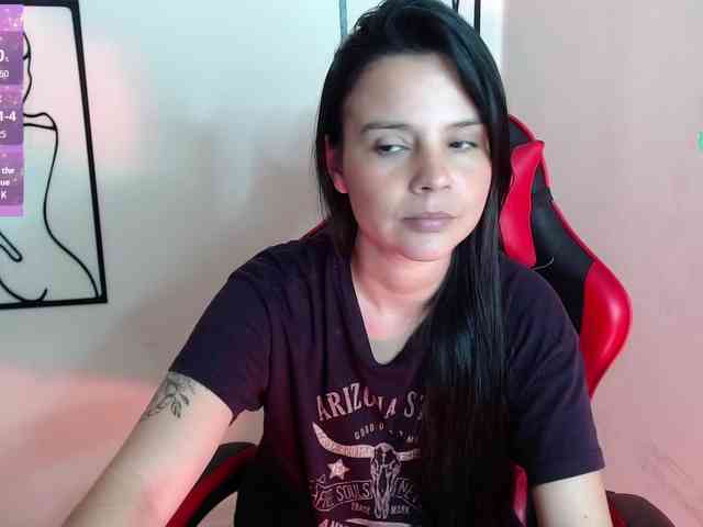 MiaRobinn webcam