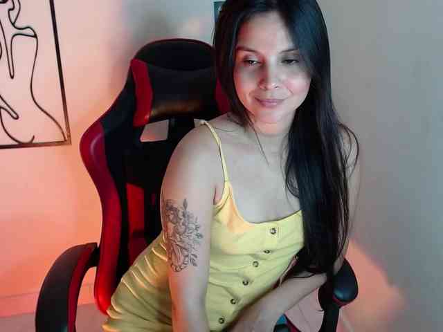 MiaRobinn webcam