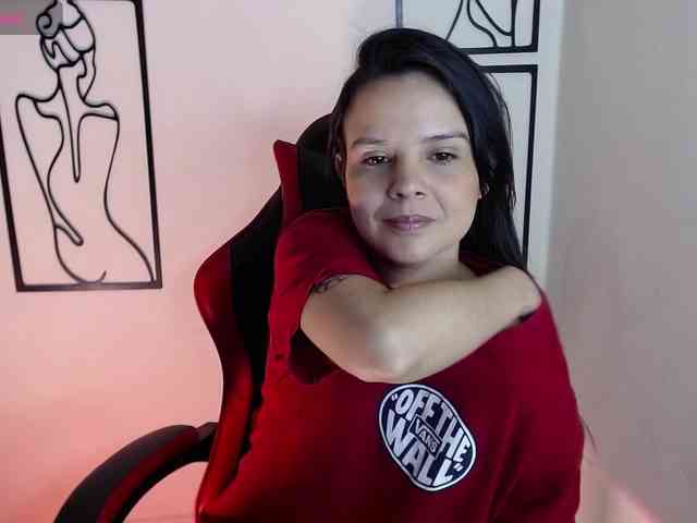 MiaRobinn webcam