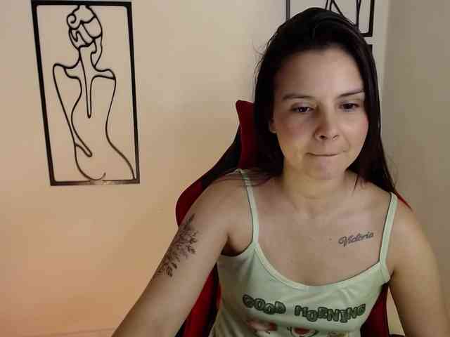 MiaRobinn webcam