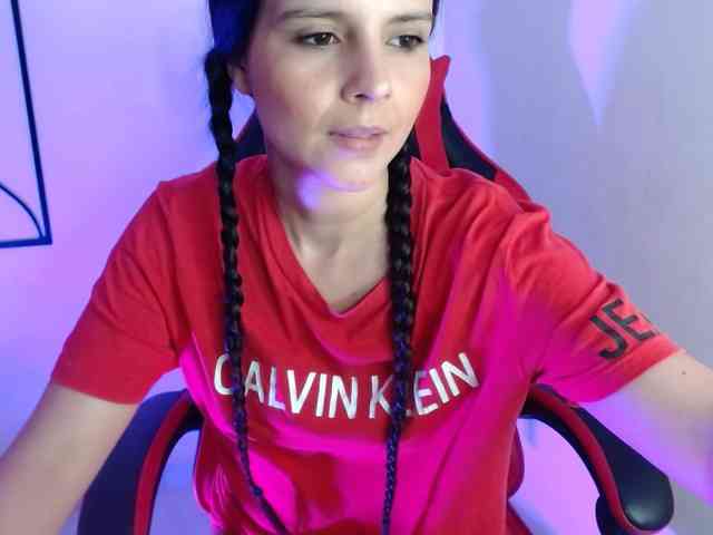 MiaRobinn webcam