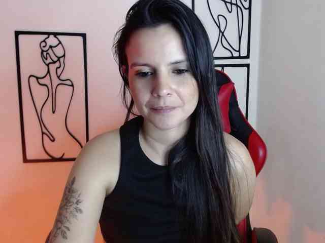 MiaRobinn webcam