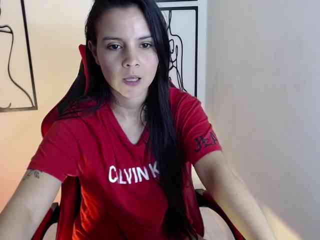 MiaRobinn webcam