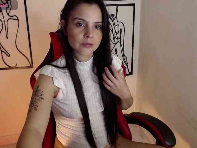 MiaRobinn webcam
