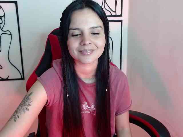 MiaRobinn webcam