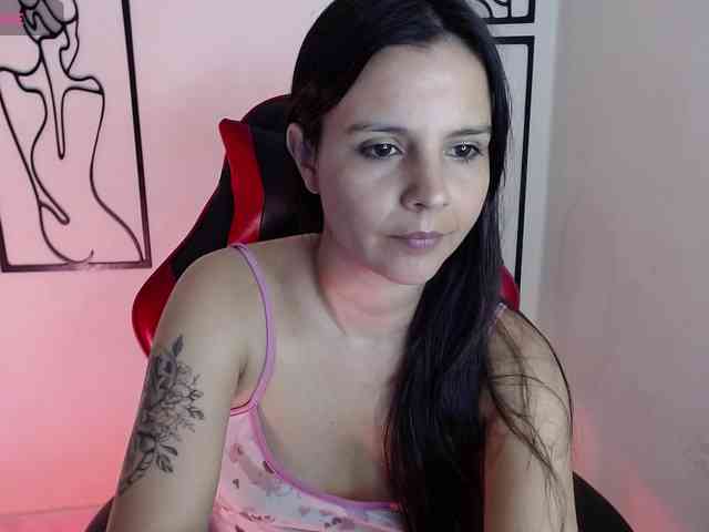 MiaRobinn webcam