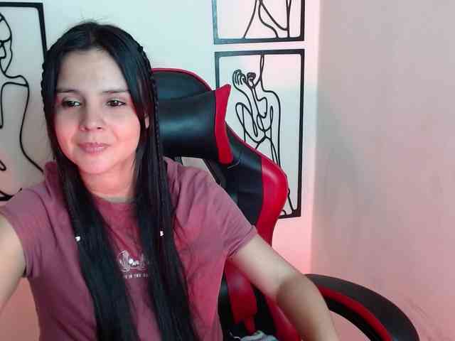 MiaRobinn webcam