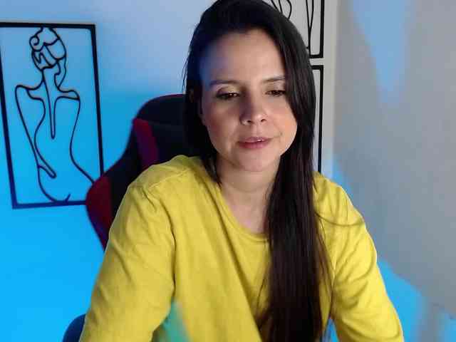 MiaRobinn webcam