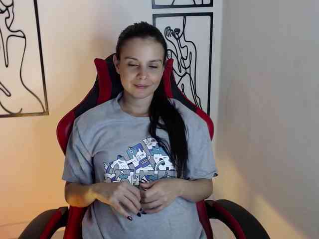MiaRobinn webcam